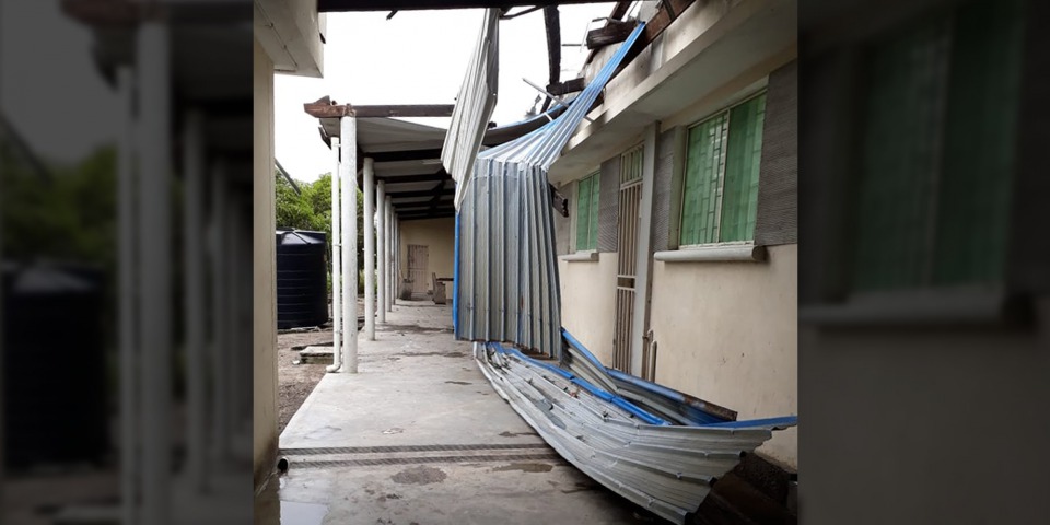 莫三比克貝拉市的衛生中心在風災中受損，屋頂被毀。© MSF