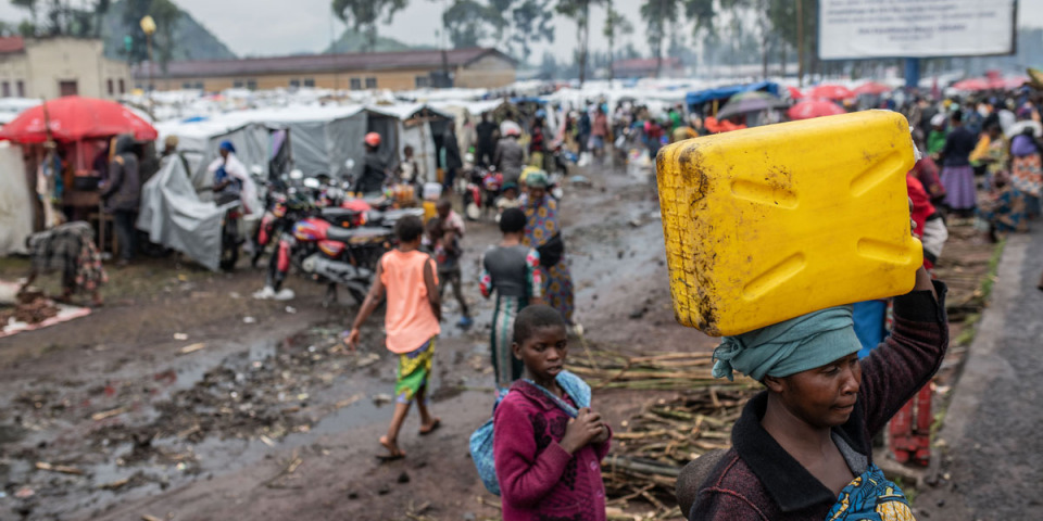 雨勢加劇使流離失所者的生活條件惡化，面臨疾病威脅。©Moses Sawasawa