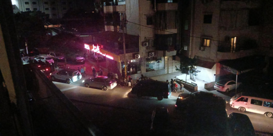 以色列對黎巴嫩貝魯特南部人口稠密地區進行一夜的猛烈轟炸後,人們紛紛逃離。© MSF