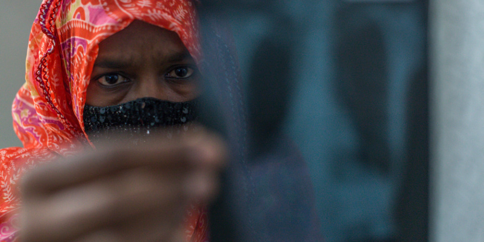 一位參與endTBQ臨床試驗的患者在巴基斯坦的結核病防治診所。©Asim Hafeez