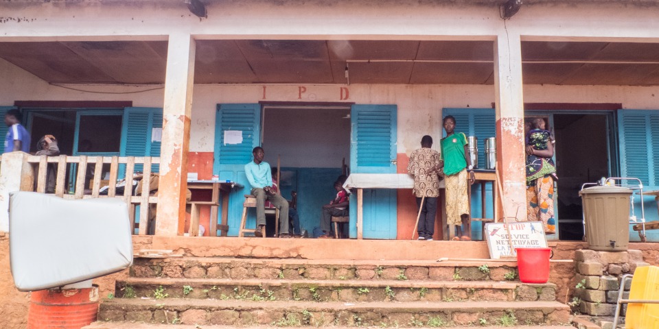 哲米歐醫院的住院部門入口。© Inga Meyer/MSF 哲米歐醫院的住院部門入口。© Inga Meyer/MSF