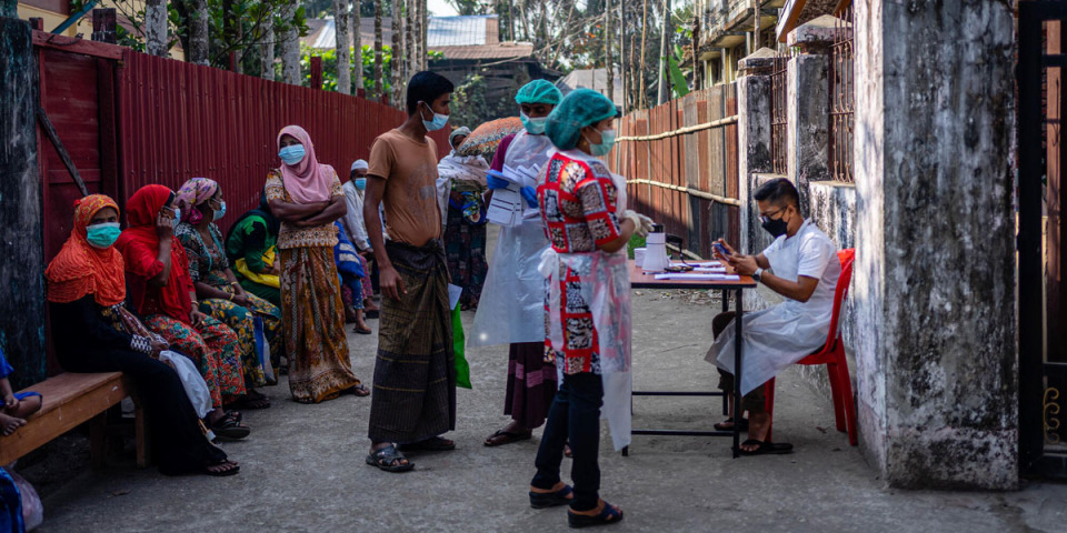 病患抵達無國界醫生在實兌的診所。攝於2022年3月。©Ben Small/MSF