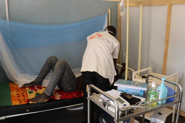 無國界醫生工作人員支援布吉納法索當地醫療設施，攝於2020年11月。© MSF/Noelie Sawadogo