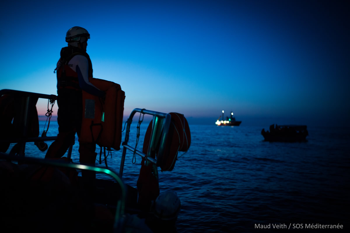 水瓶座號在地中海的搜救行動。