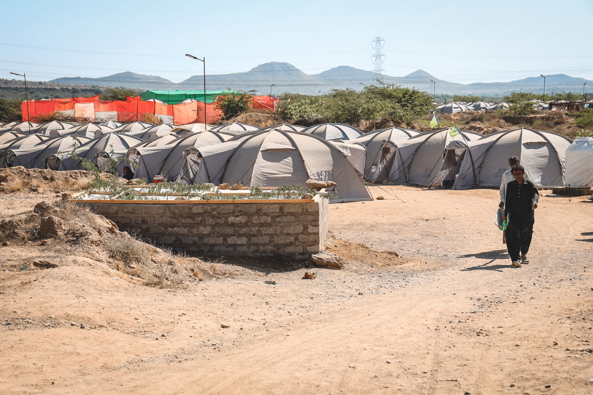 MSB145556-pakistan-tent-city.jpg