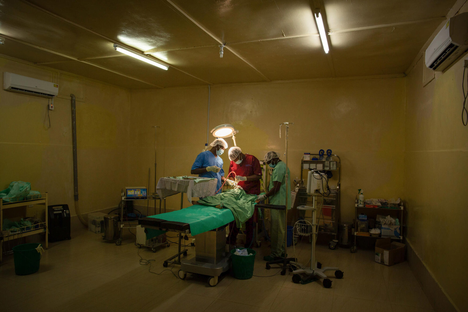 kenya-dadaab-surgery.jpg