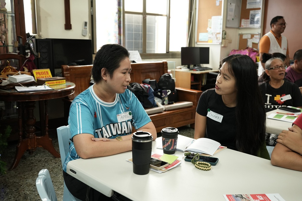 無國界醫生於台中舉辦心理急救和自我照護訓練，參加者在活動中進行討論。照片攝於2025年11月29日。©無國界醫生