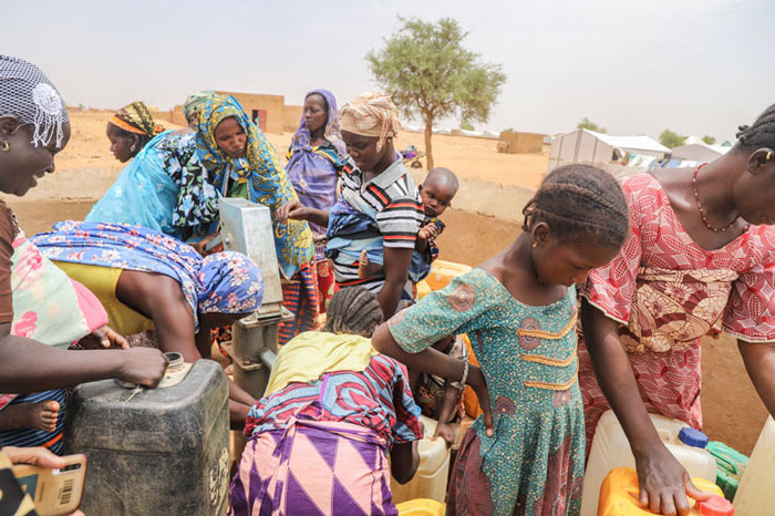 MSB154785-burkina-faso-djibo-blockade.jpg